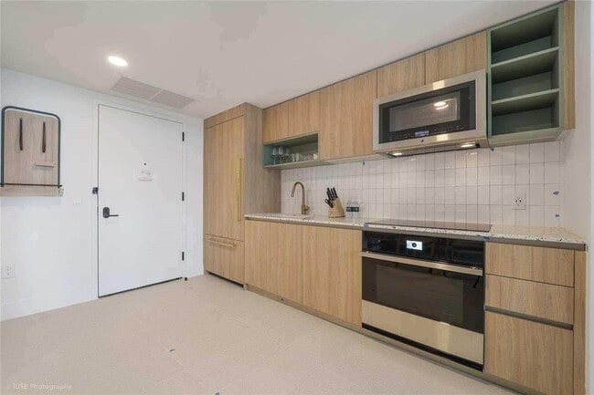 Building Photo - 159 NE 6th St