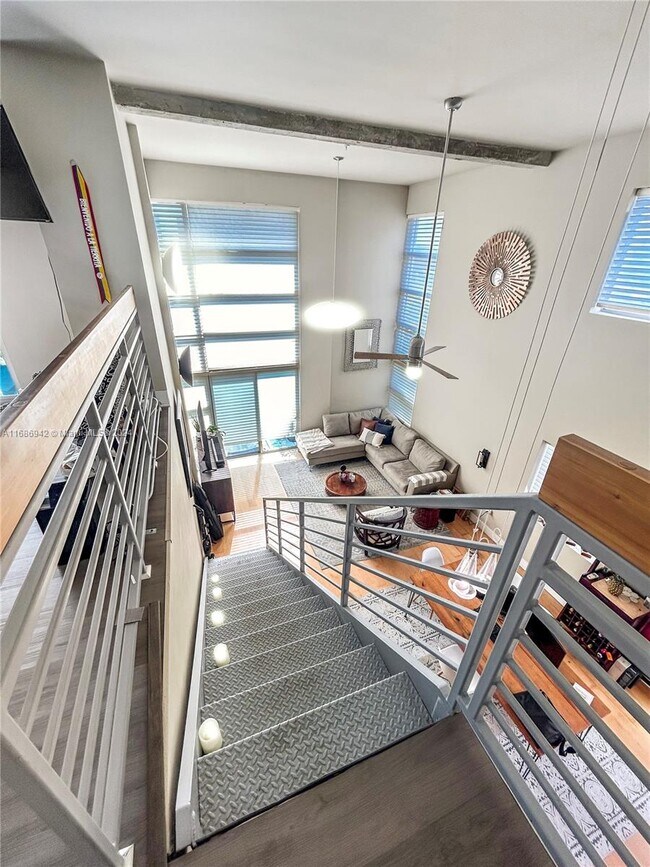 Foto del edificio - 7744 Collins Ave