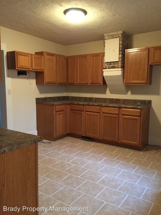 Foto del edificio - 3 br, 1.5 bath House - 806 E Monroe