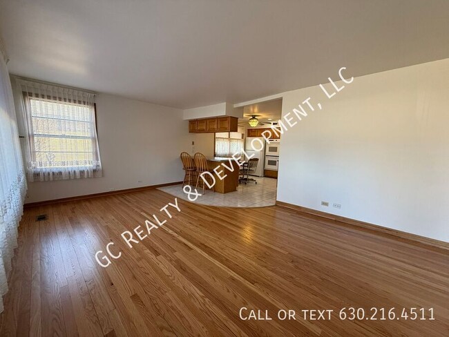 Foto del edificio - *** HEART OF ROSELLE / COMMUTER FRIENDLY /...