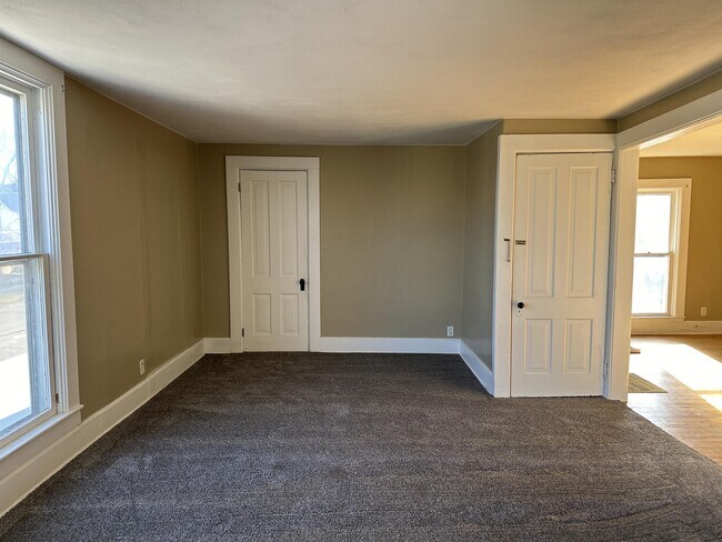 Building Photo - 1336 S Carroll Ave