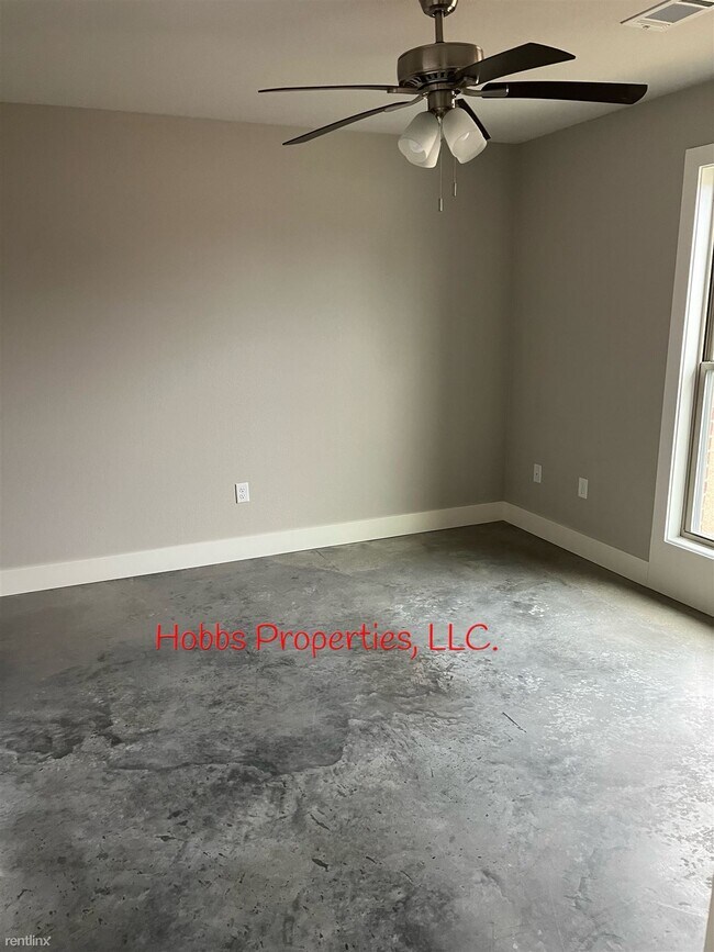 Building Photo - 4 br, 2 bath House - 15 Hidden Oak Dr