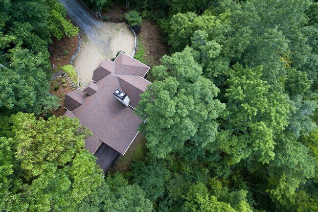 Foto del edificio - Beautiful Mountain home in Balsam Mountain Preserve Community $3500 a month with year-long lease