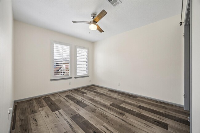 Building Photo - 727 Bunker Hill Rd
