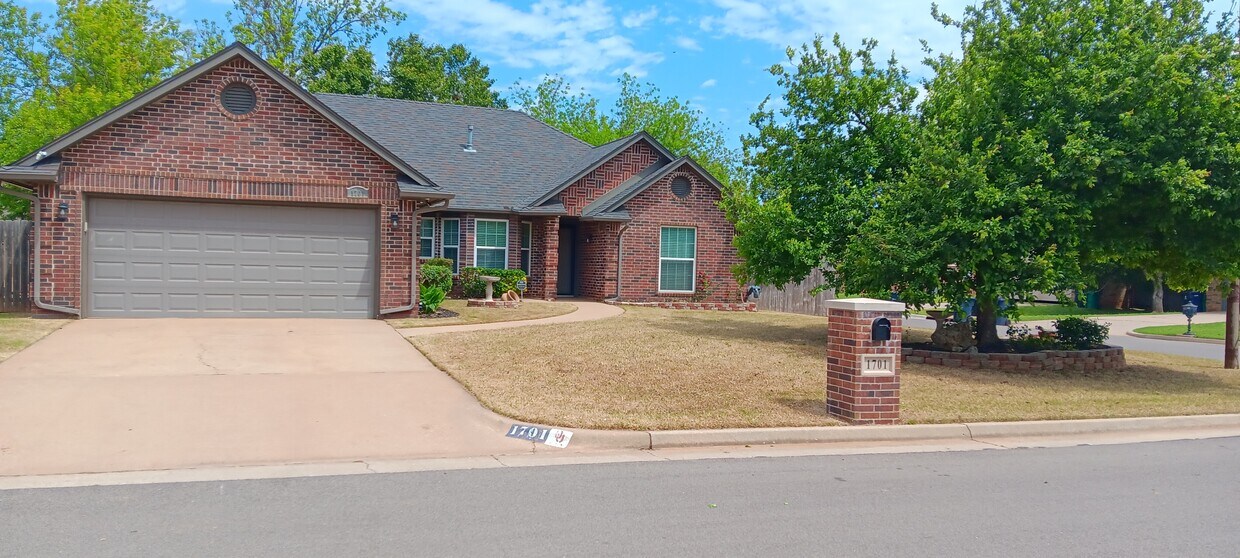 Foto principal - 1701 NW 177th St