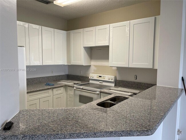 Foto del edificio - 321 SW 120th Ave