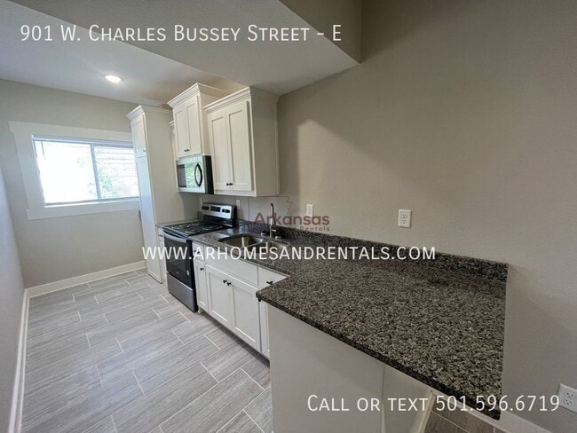 Foto del edificio - 901 W Charles Bussey Ave