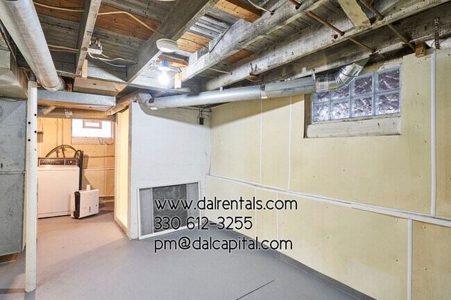 Foto del edificio - Kenmore - Renovated 3 bedroom 2 bath home