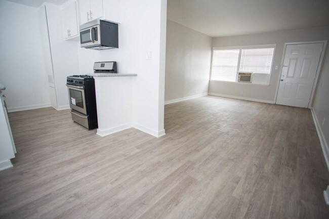 Building Photo - 14732 Blythe St