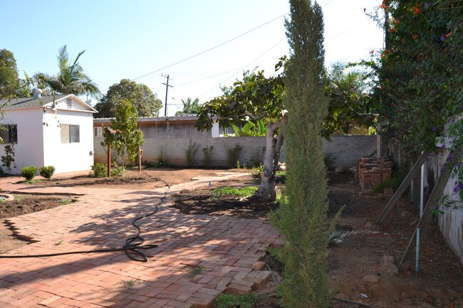 Foto del edificio - 655 Dahlia Ave.