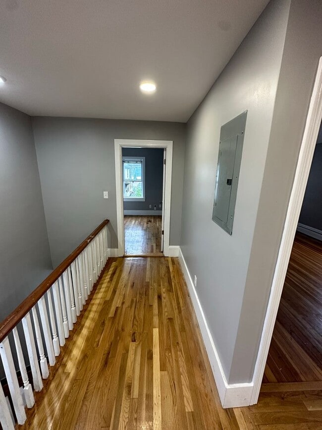 Photo - 15a 15b 17 19 Old Morton Apartment