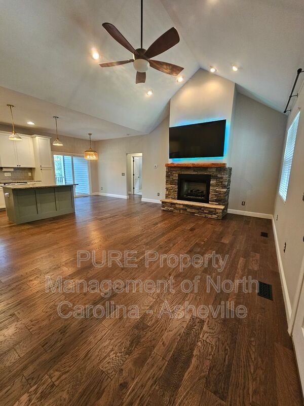 Foto del edificio - 158 Scenic Ridge Dr