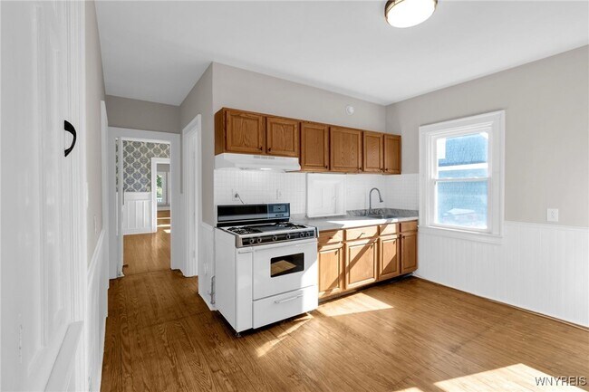 Foto del edificio - 146 Lancaster Ave