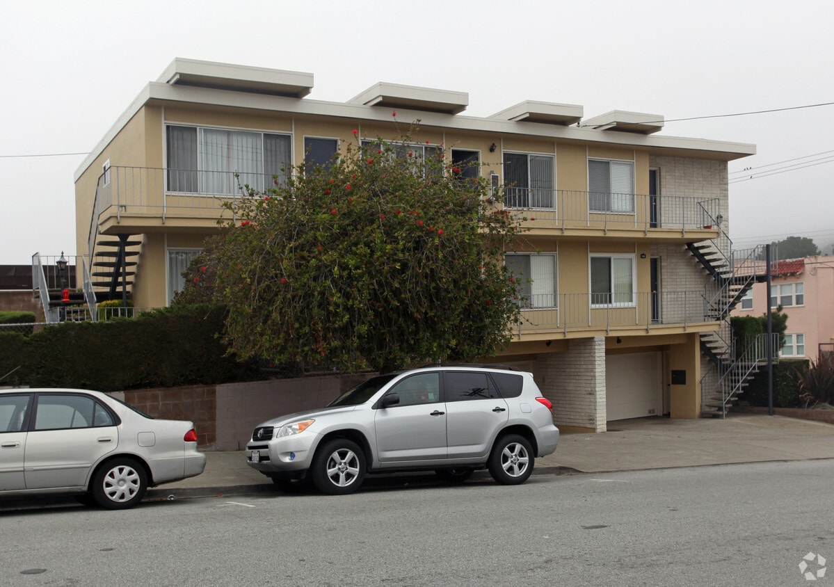 Building Photo - 119 Maple Ave
