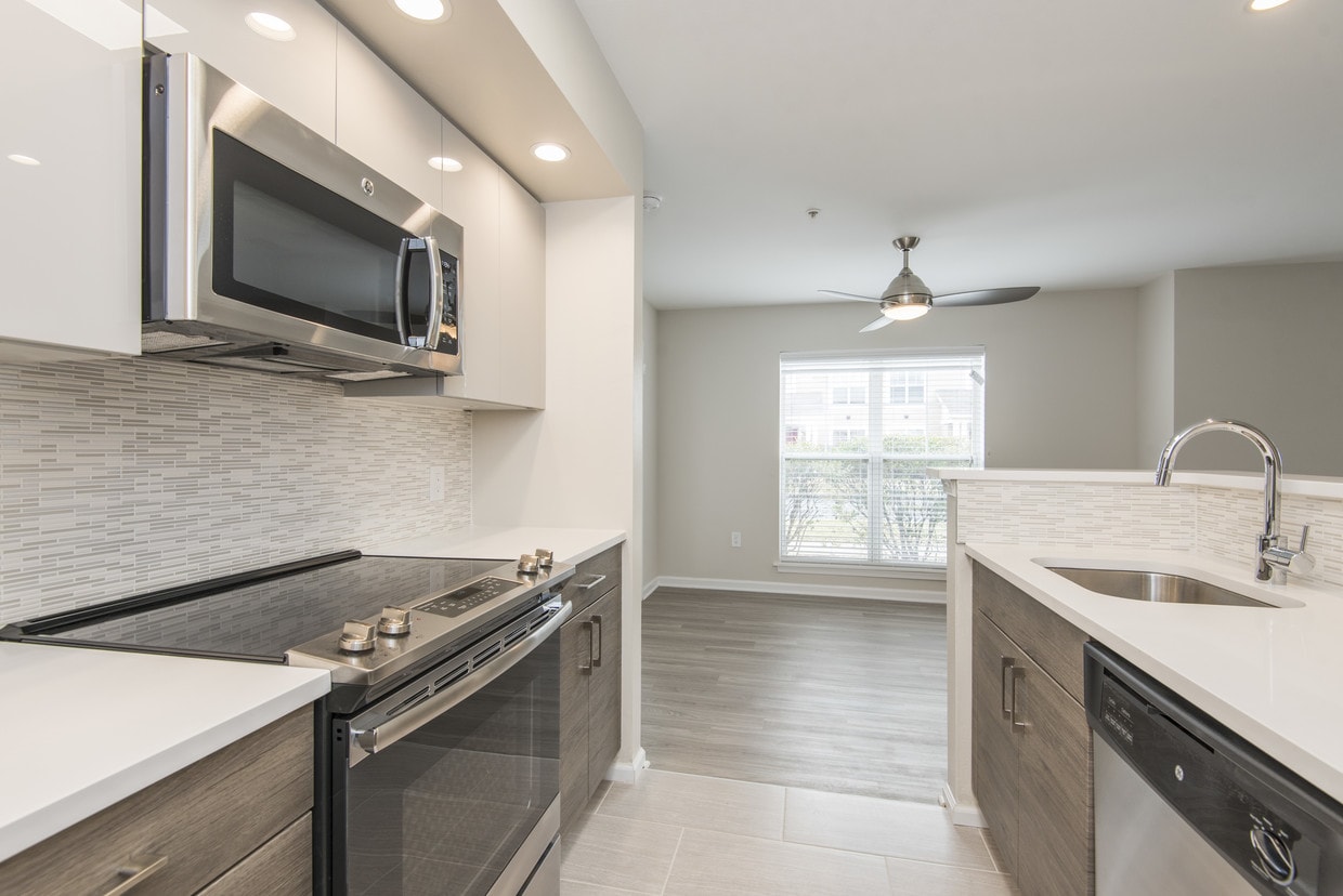 Primary Photo - Exeter Village Apartments