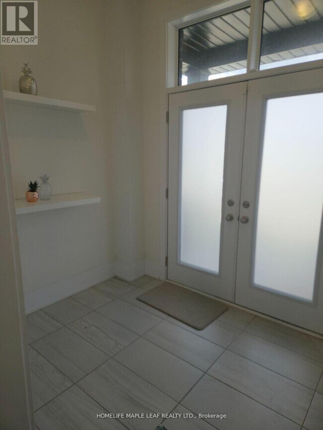 Building Photo - 20 Spinland St