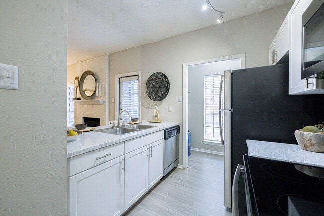 NorthDallas_A8_1025_006 - The Residence at North Dallas