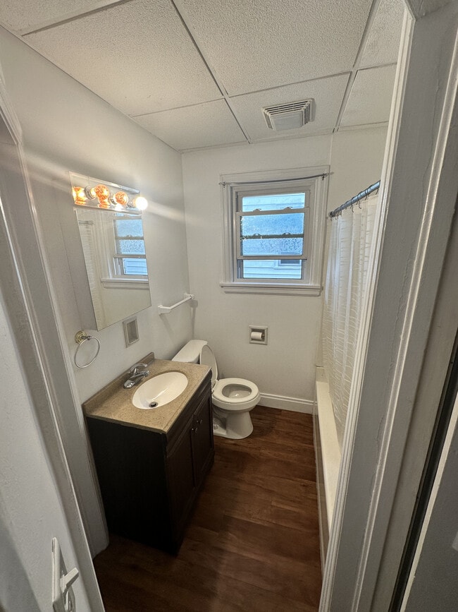 Bathroom - 1608 Main St