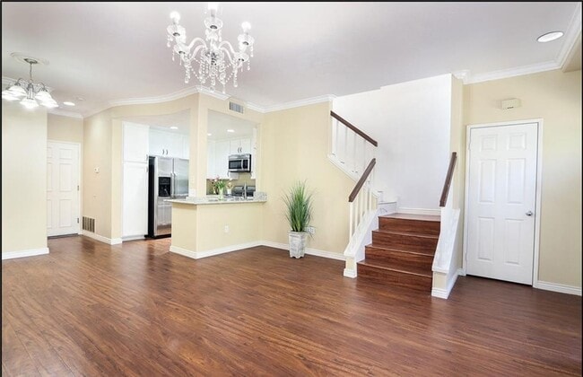 Building Photo - Beautiful 2 Story, 2 Bedroom plus Large Lo...