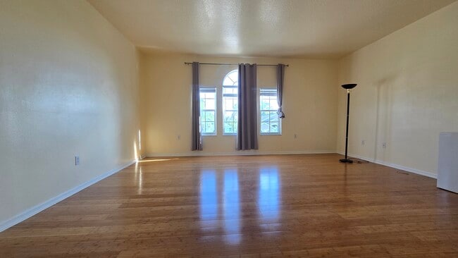 Photo - 1241 Vinetree Dr House