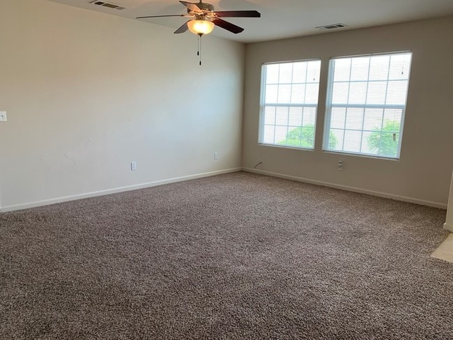 Building Photo - Beautiful Condo in Tulare on Bella Oaks!