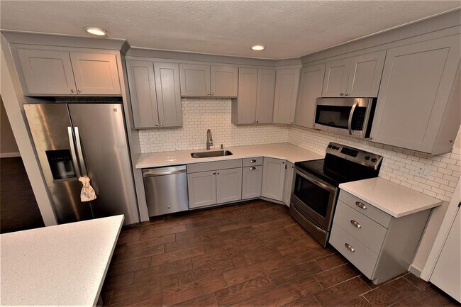 Foto del edificio - 2703 E Wentwood Dr