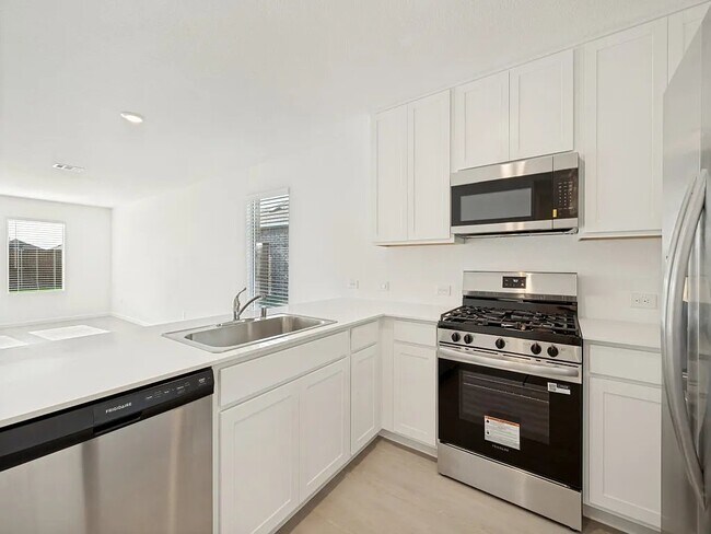 Building Photo - 2513 Guineas Ln