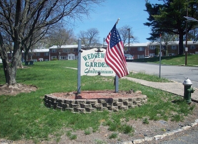 Primary Photo - 46 Wedgewood Dr