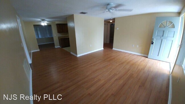 Building Photo - 2 br, 1.5 bath House - 4629 Croton Dr.