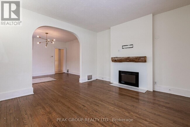 Photo du bâtiment - 65 Elgin St E