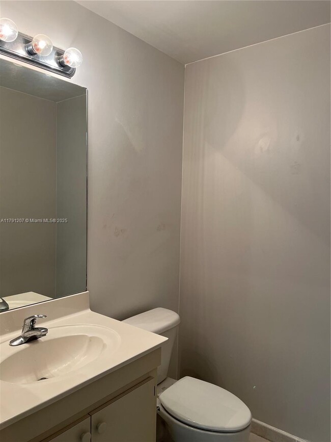 Foto del edificio - 7280 NW 114th Ave