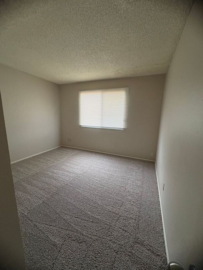 Building Photo - 2613 W Dunbar Dr