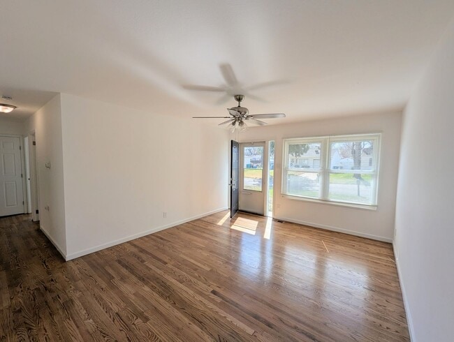 Photo - Stylish Santa Maria Stunner - **1/2 off First Month's Rent!!** House