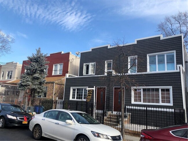 Building Photo - 457 Milford St
