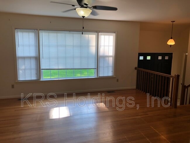 Building Photo - 311 Ronald Dr