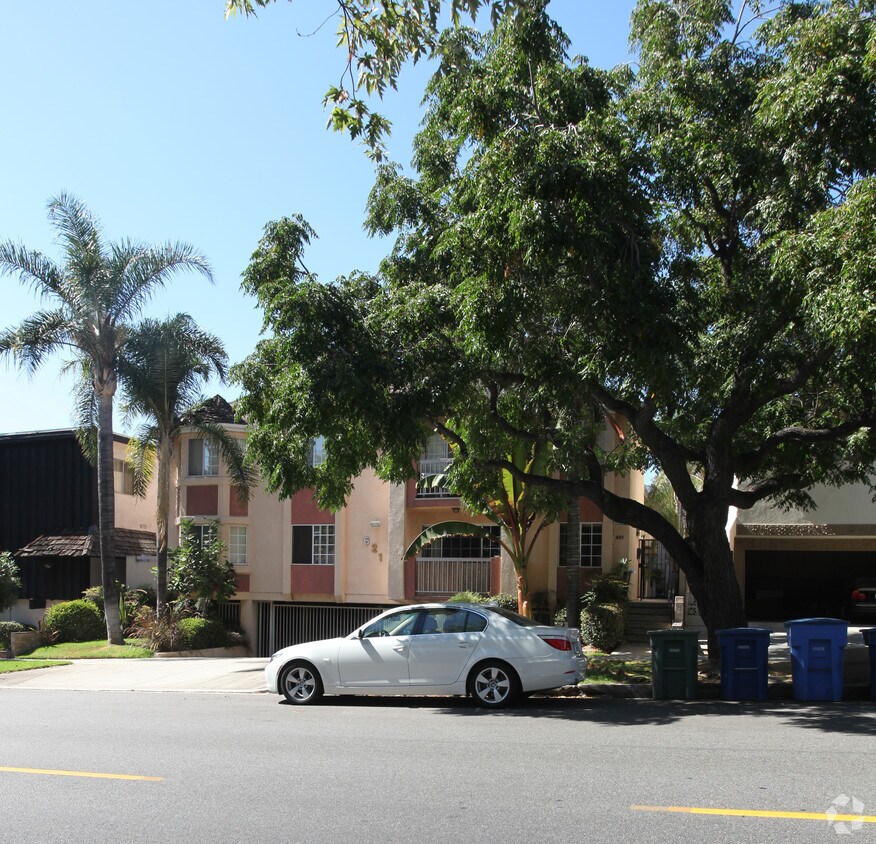 Foto del edificio - 621 E Magnolia Blvd