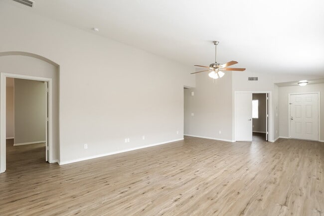Building Photo - 5802 S 54th Ln