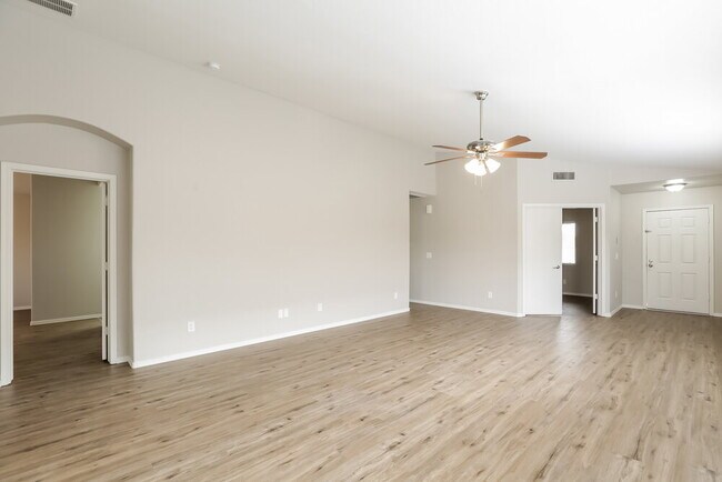 Foto del edificio - 5802 S 54th Ln