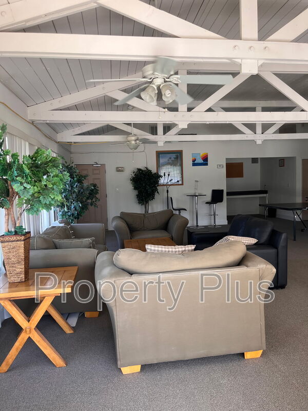 Foto del edificio - 7550 N 12th St