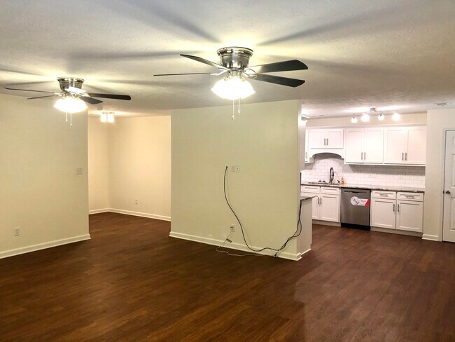 Foto del edificio - 2703 River Ridge Ct