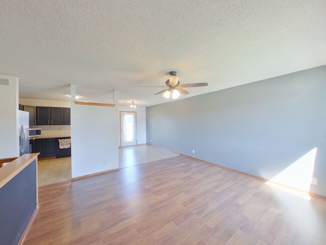 Foto del edificio - 804 N Longview Ct