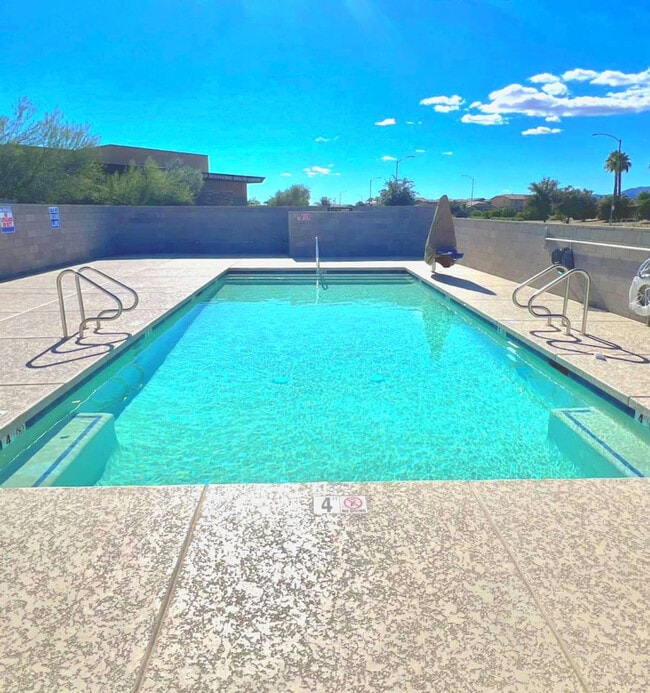 Foto del edificio - 16601 N Parkview Pl