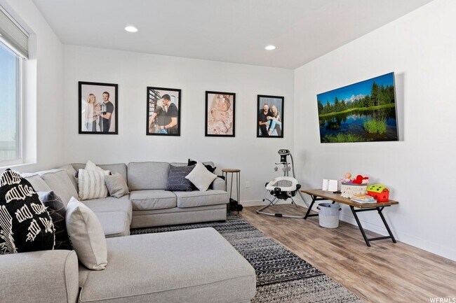 Foto del edificio - 1675 W Parkview Dr
