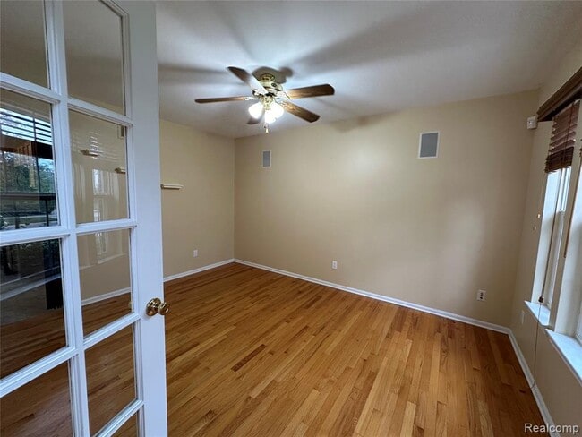Foto del edificio - 4446 Sherwood Cir