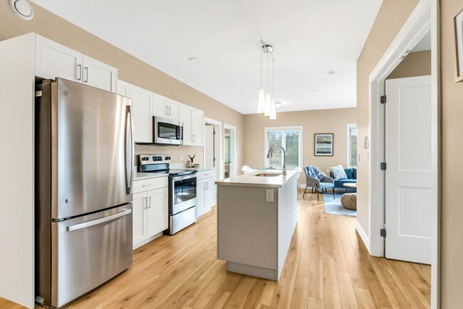 Building Photo - North Point Estates