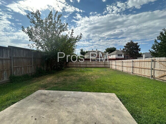 Foto del edificio - 3945 Indian Oaks Ln