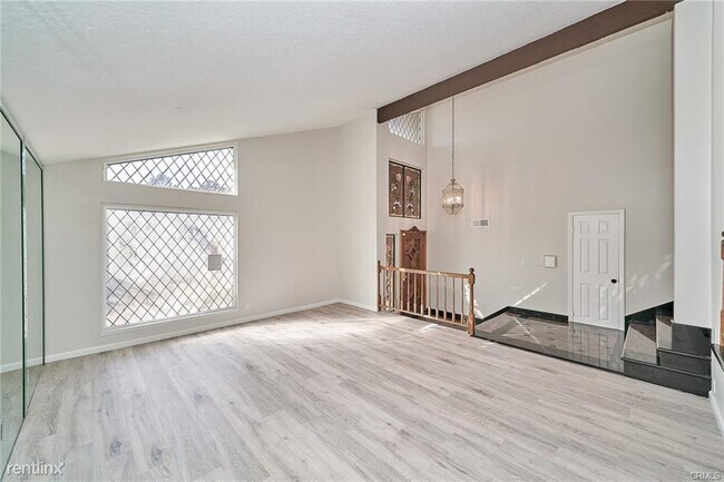 Building Photo - 4 br, 3 bath House - 23741 Burton St