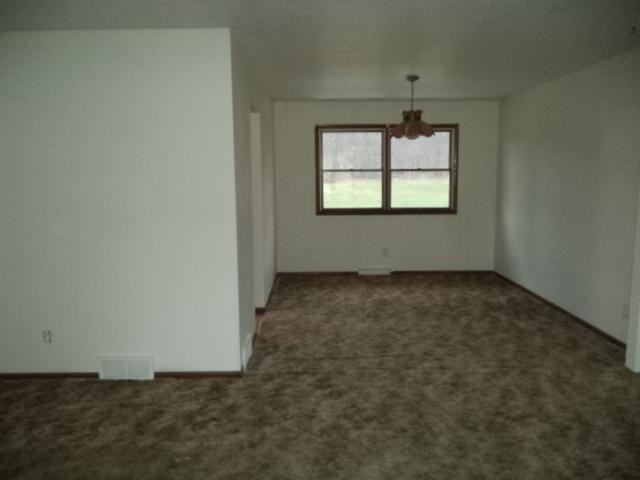 Building Photo - 15766 Pineview Dr