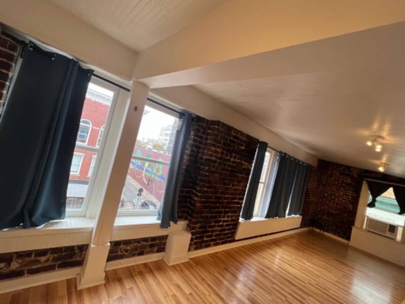 Foto principal - 119 W Main St