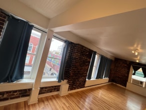 Building Photo - 119 W Main St